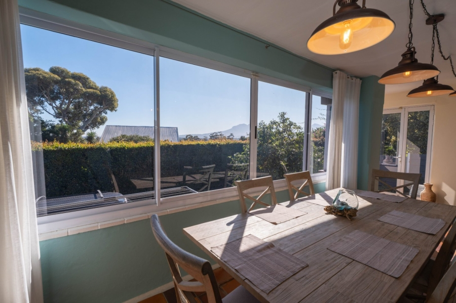 3 Bedroom Property for Sale in Mountainside Western Cape